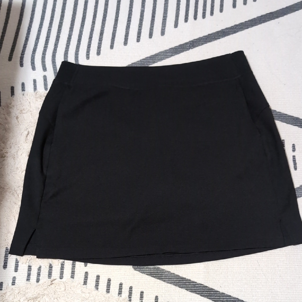 32 Degrees Small Black Skort